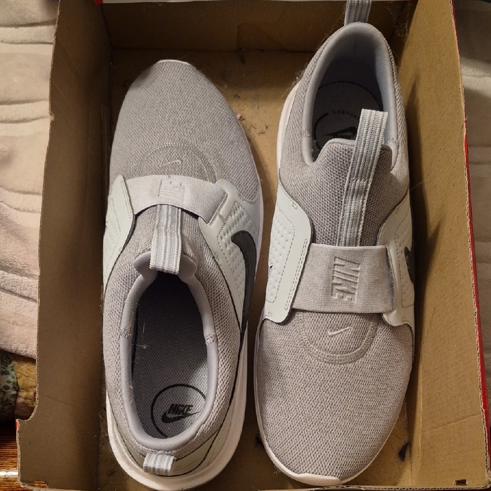 Nike Kids Light Gray and White Sneakers